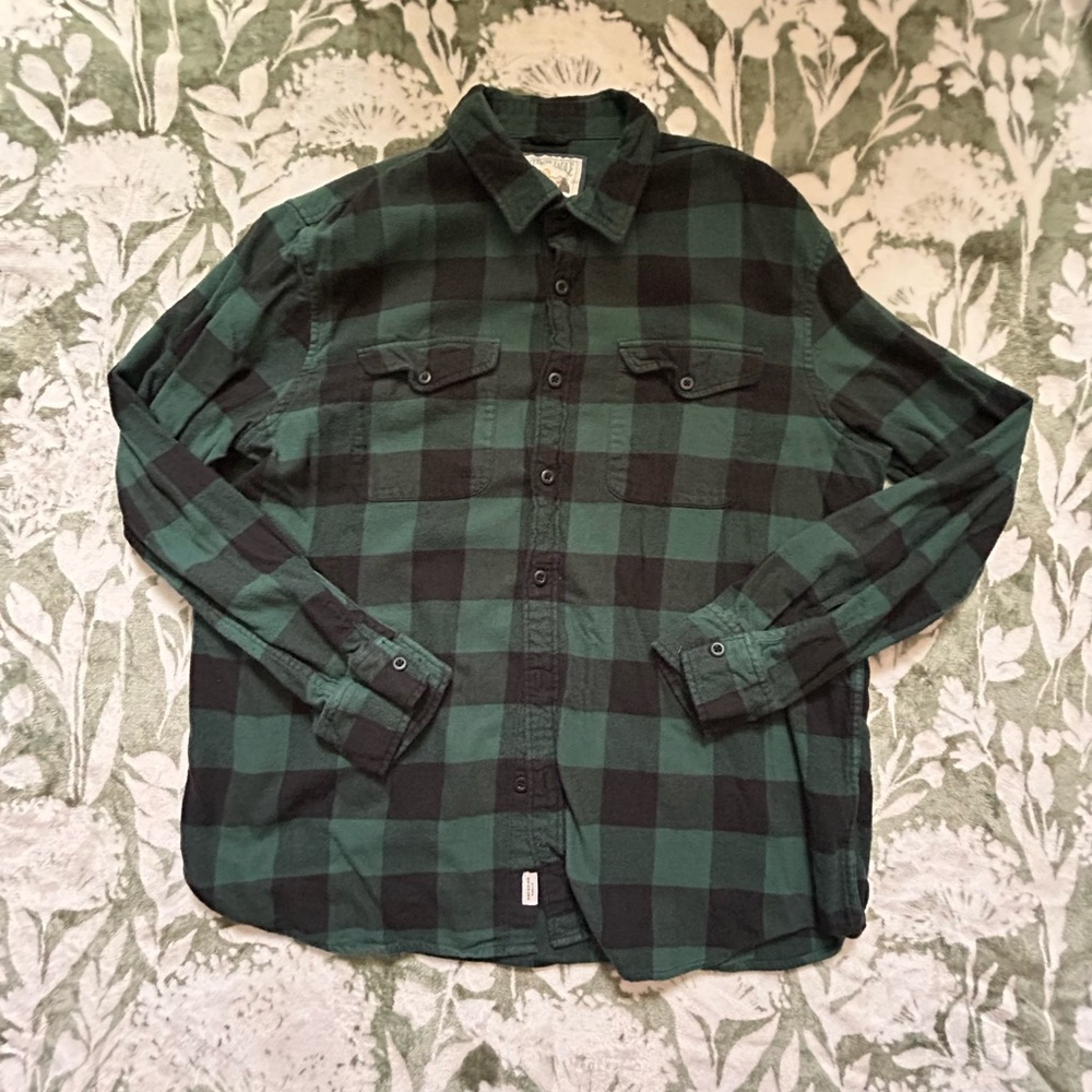 American Eagle Outfitters Green and Black Casual Button Down Shirt